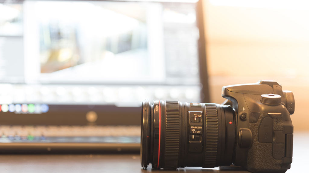 Comparaison de deux tirages photo montrant la différence de piqué entre objectifs